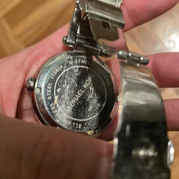 michael kors watch - Picture 3 of 5